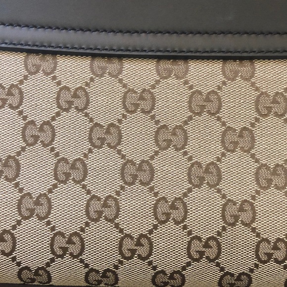 Gucci Medium Shoulder Bag - Picture 5 of 8